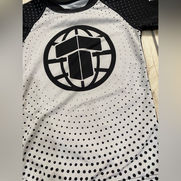 TATAMI Rashguard - Kids 7/8 - Picture 2 of 8